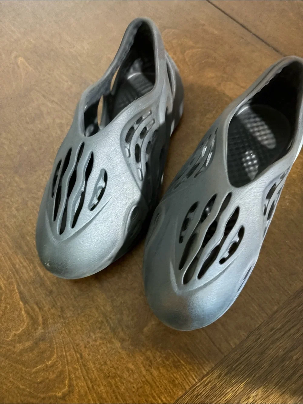 Yeezy Kids Foam Clog Slippers in Gray